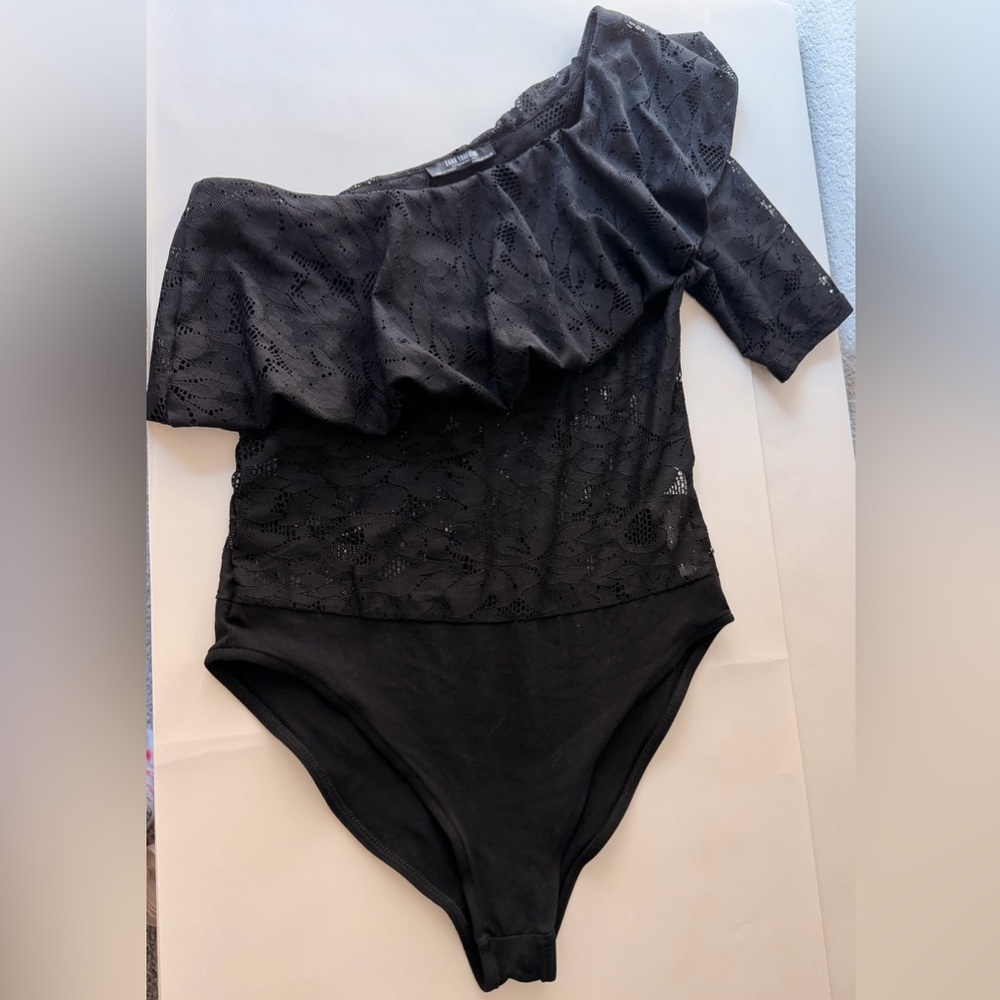 ✨ZARA Trafaluc Black Lace One-Shoulder Asymmetrical Bodysuit Trendy Night Out✨